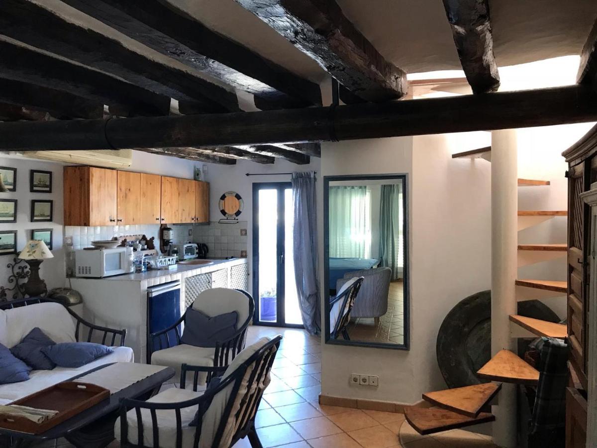 Mirador De La Virgen Atico Con Terraza Y Estudio Sin Terraza Apartment Ibiza Town Luaran gambar